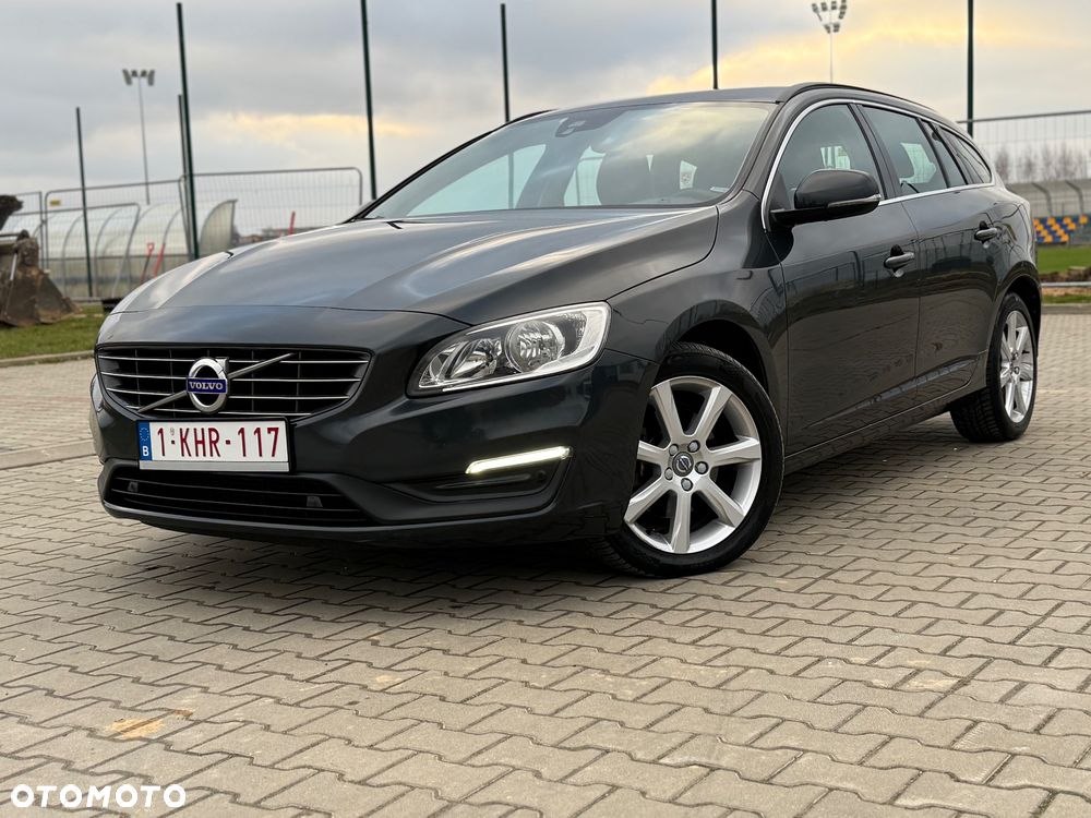 Volvo V60 D2 Momentum - 32
