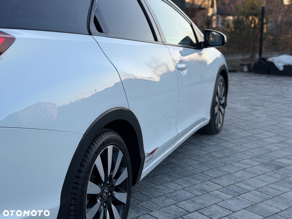 Honda Civic 1.6 i-DTEC Executive Black Edition - 12