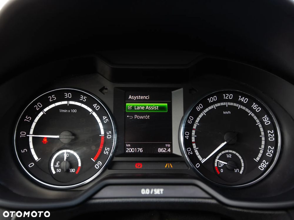 Skoda Octavia 2.0 TDI (Green tec) RS - 28