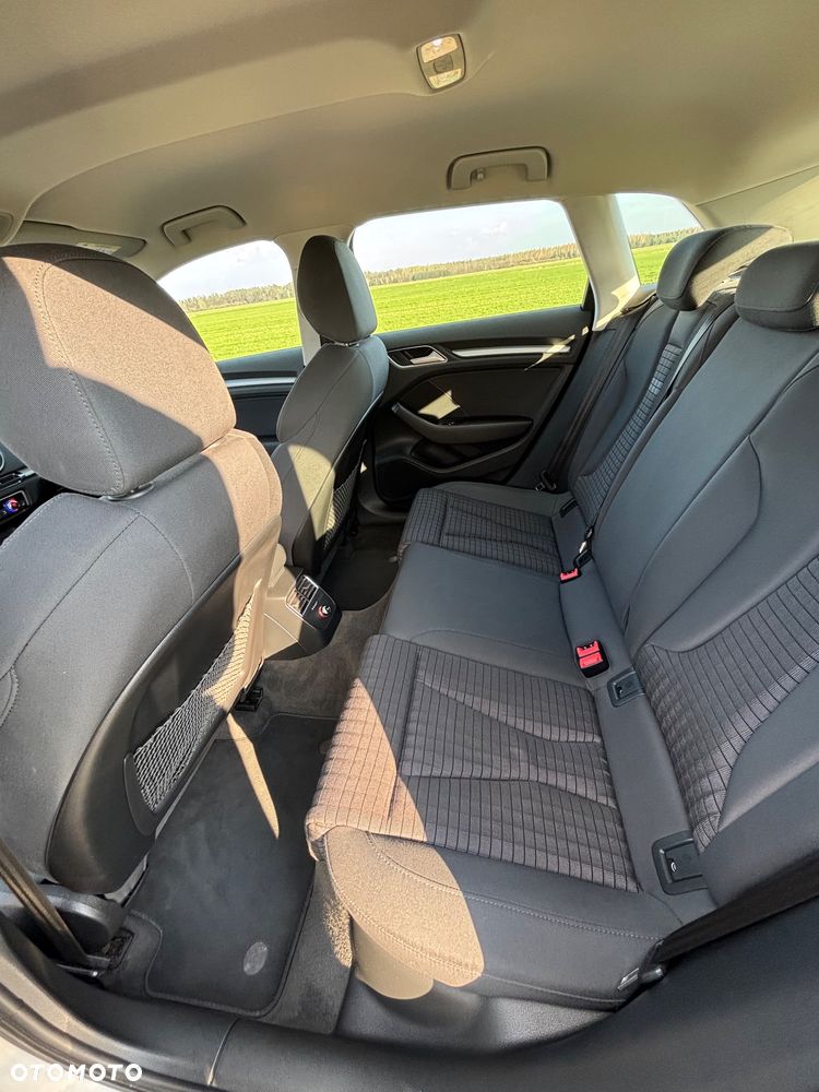 Audi A3 Sportback 1.4 TFSI Ambiente - 19