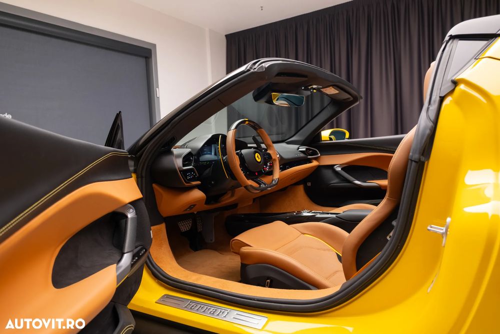 Ferrari 296 GTS - 13