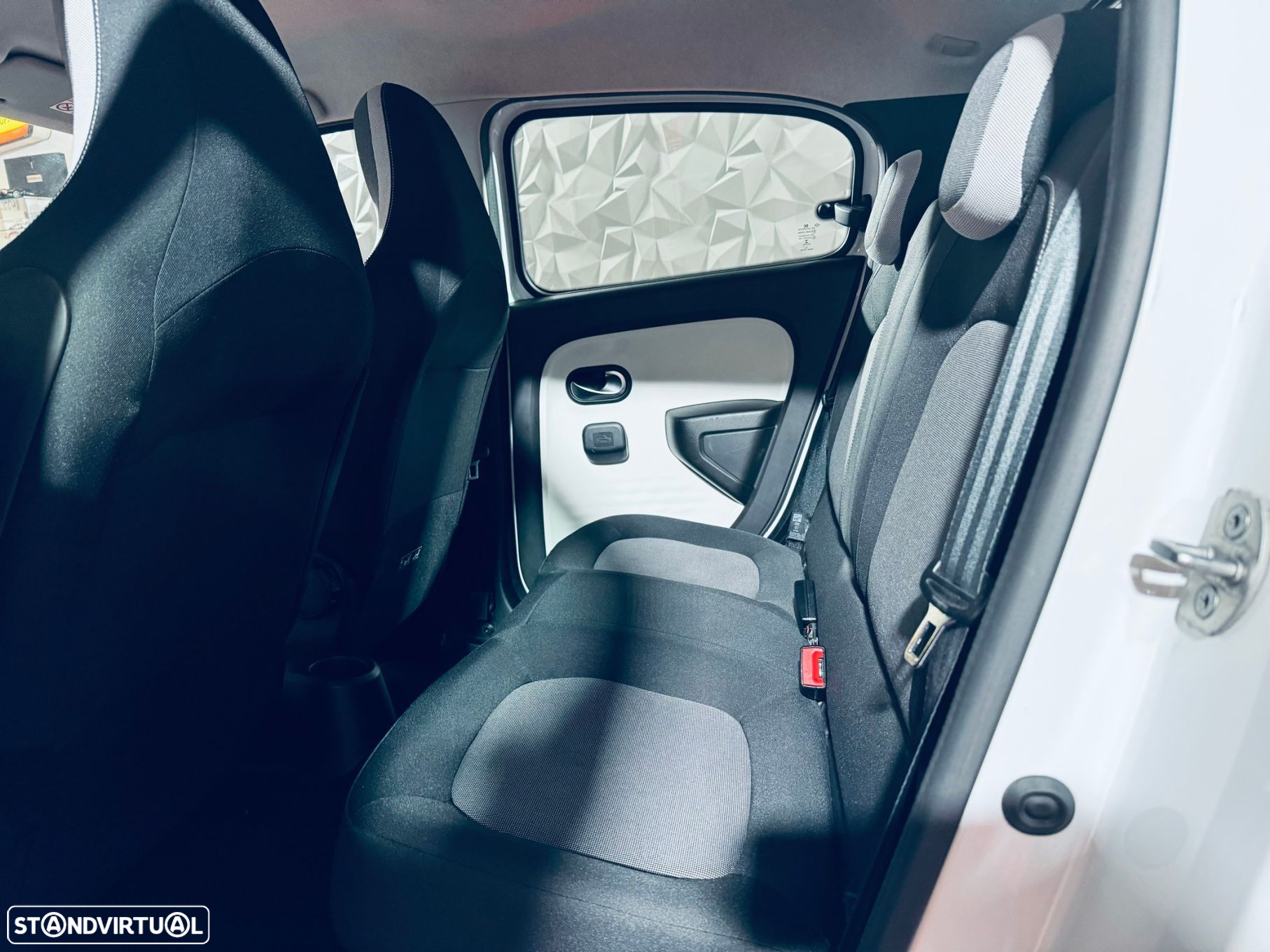 Renault Twingo SCe 75 INTENS - 23