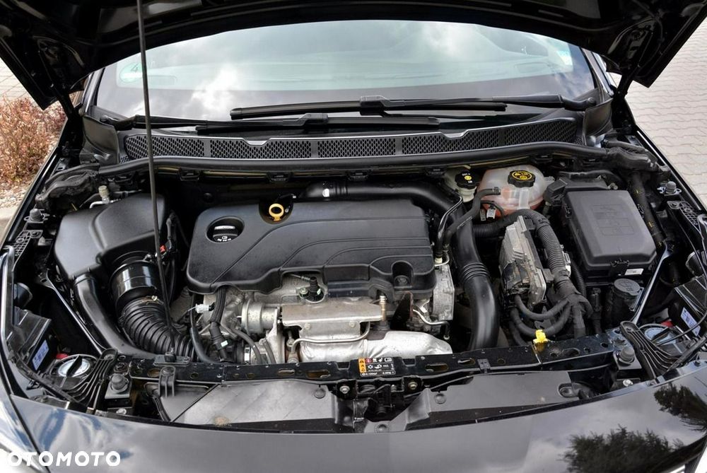 Opel Astra 1.4 T Dynamic - 37