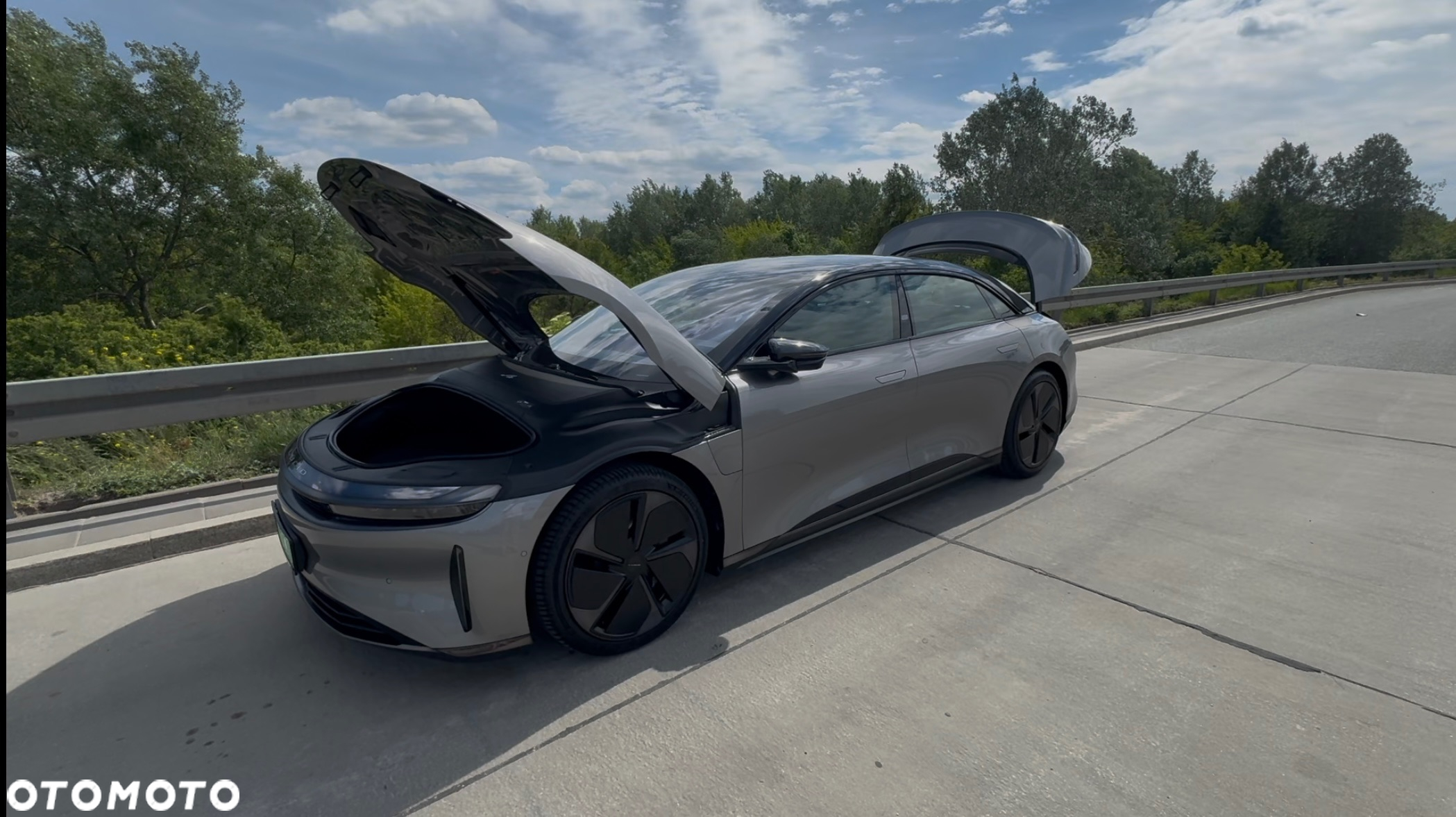 Lucid Air - 28