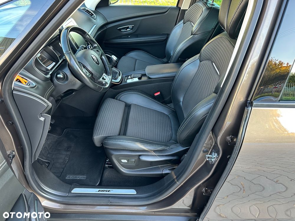 Renault Grand Scenic ENERGY TCe 130 S&S Bose Edition - 17
