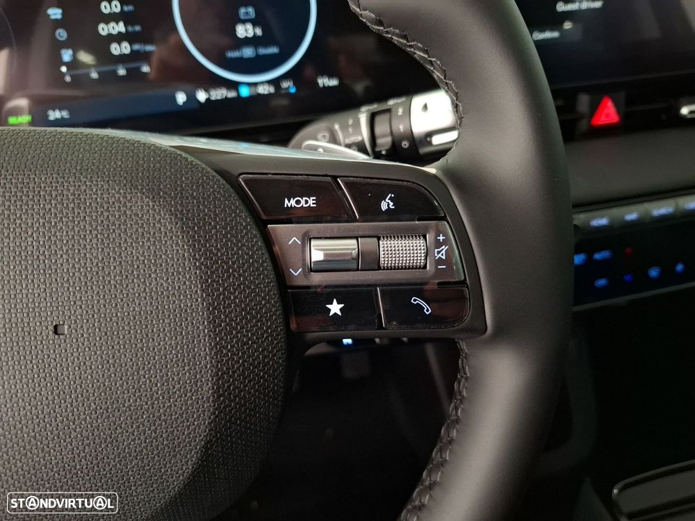 Hyundai IONIQ 84 kWh Premium Plus — fotografia 17