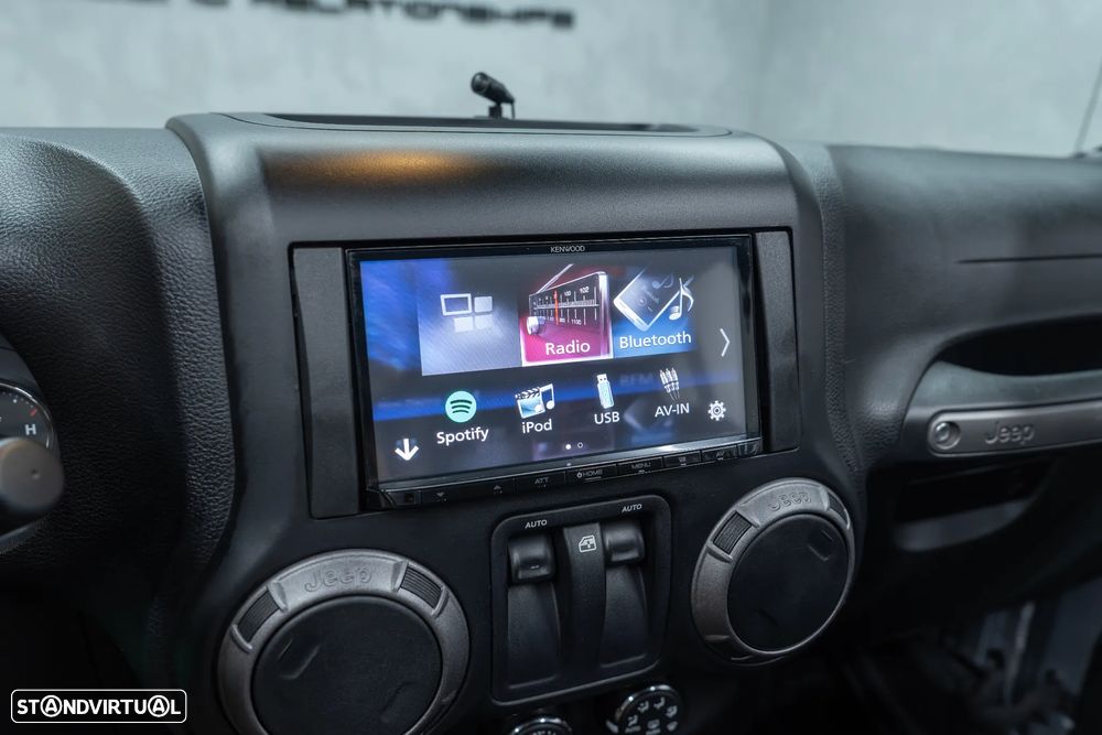 Jeep Wrangler 2.8 CRD Sport - 25
