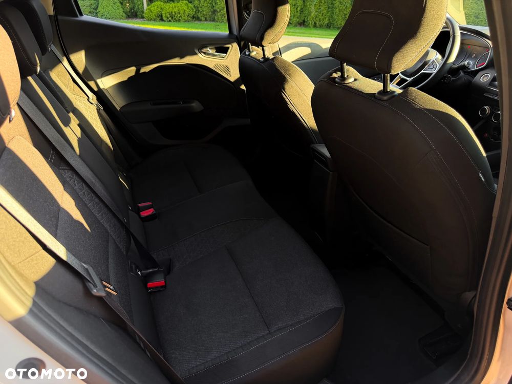 Renault Clio TCe 100 BUSINESS EDITION - 31