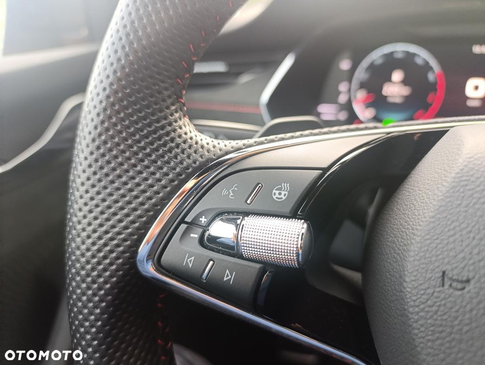 Skoda Octavia 2.0 TSI DSG RS - 15