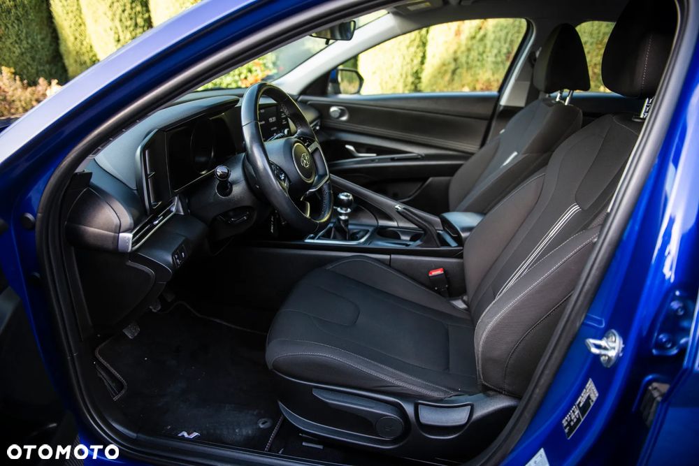 Hyundai Elantra 1.6 Smart - 18