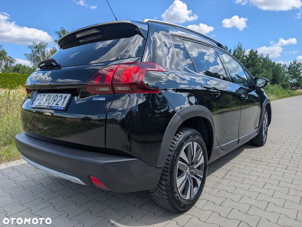 Peugeot 2008 1.2 Pure Tech Allure S&S - 10