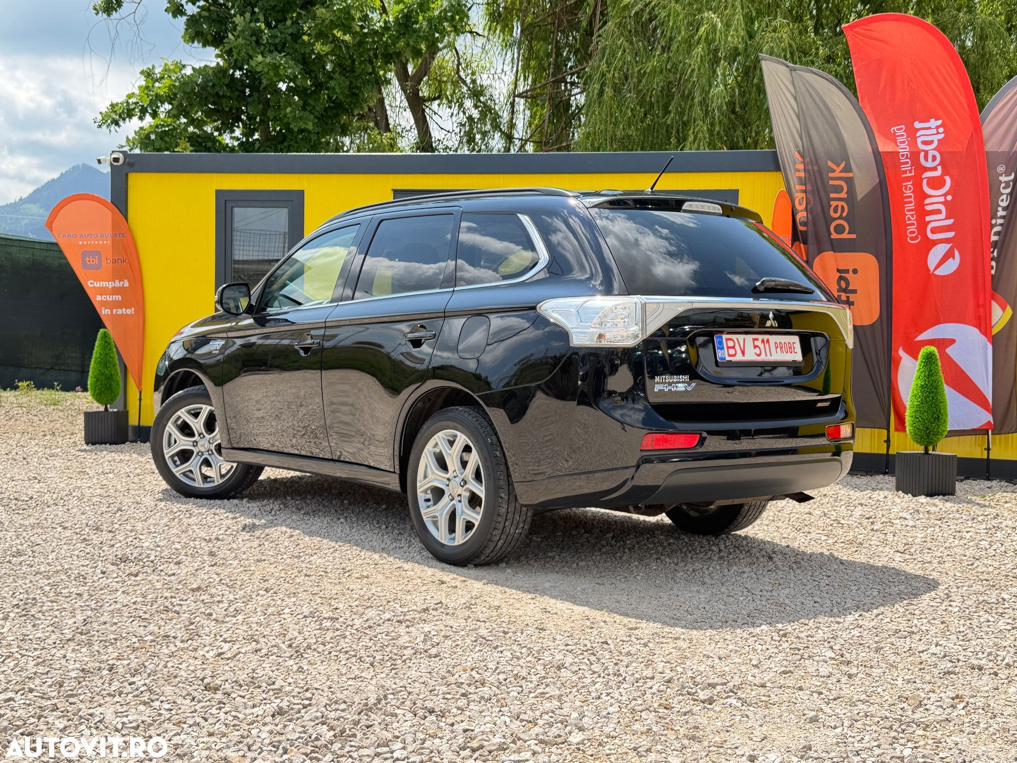 Mitsubishi Outlander 2.0 4WD Plug-In Hybrid - 3