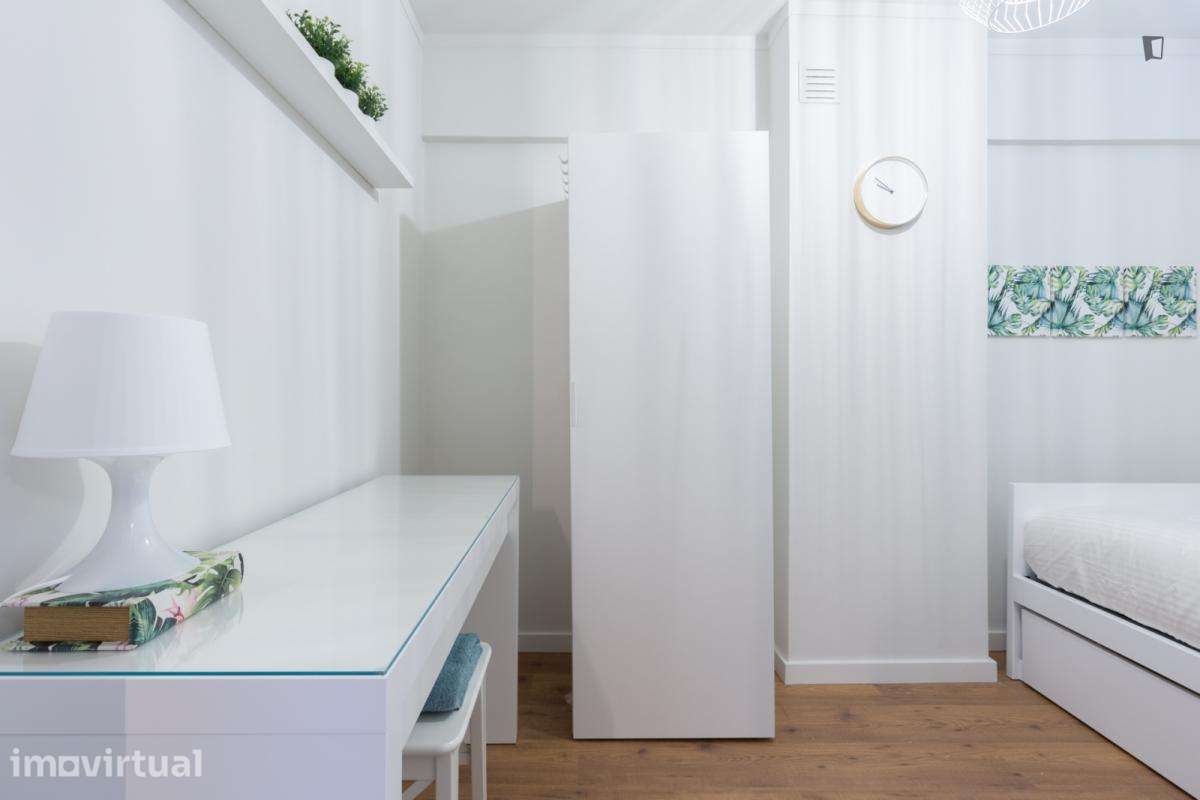 Quarto - localizado em Senhora da Hora Porto - Grande imagem: 5/19