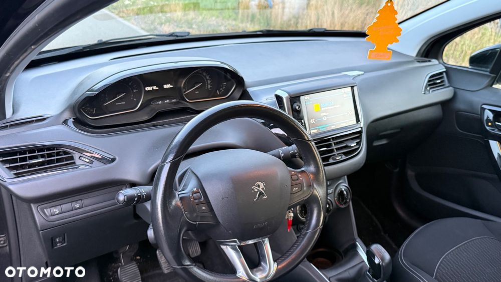 Peugeot 208 - 6