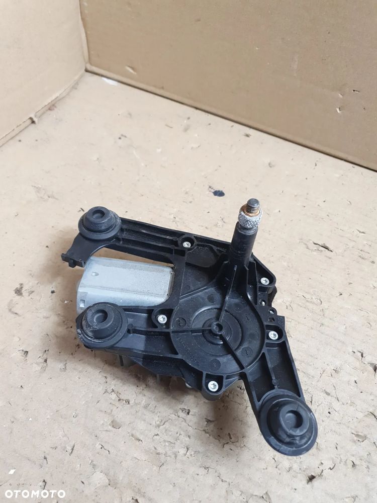 PEUGEOT 5008 I 12r silniczek wycieraczki tył 9680477480 53031812 - 4