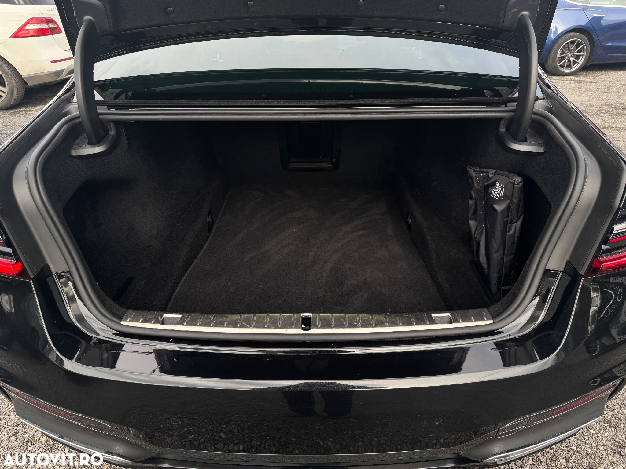 BMW Seria 7 740i - 13