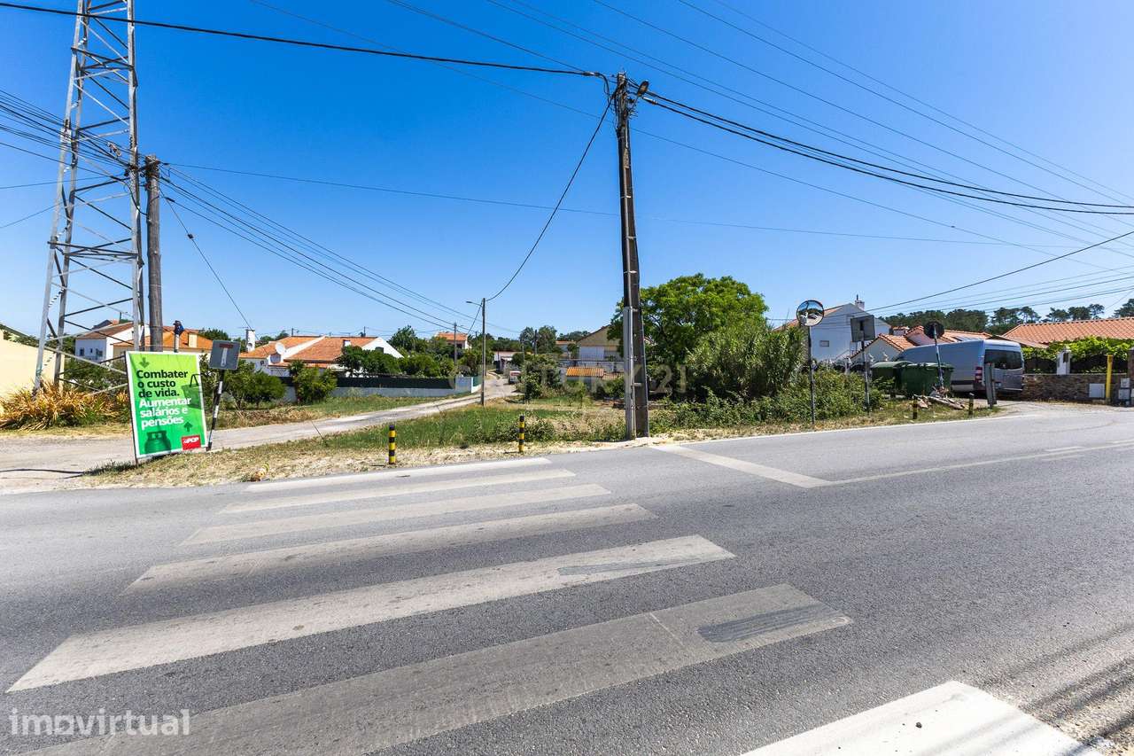 Terreno Urbano com 1.930m² em Coina - Grande imagem: 2/10