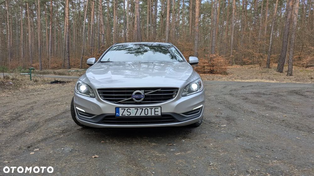 Volvo V60 D4 Drive-E R-Design Momentum - 4