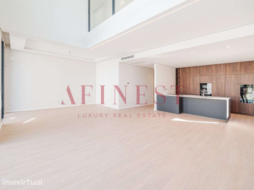 Moradia T4 de Luxo com Rooftop e Vistas Panorâmicas em Cascais - Grande imagem: 3/54