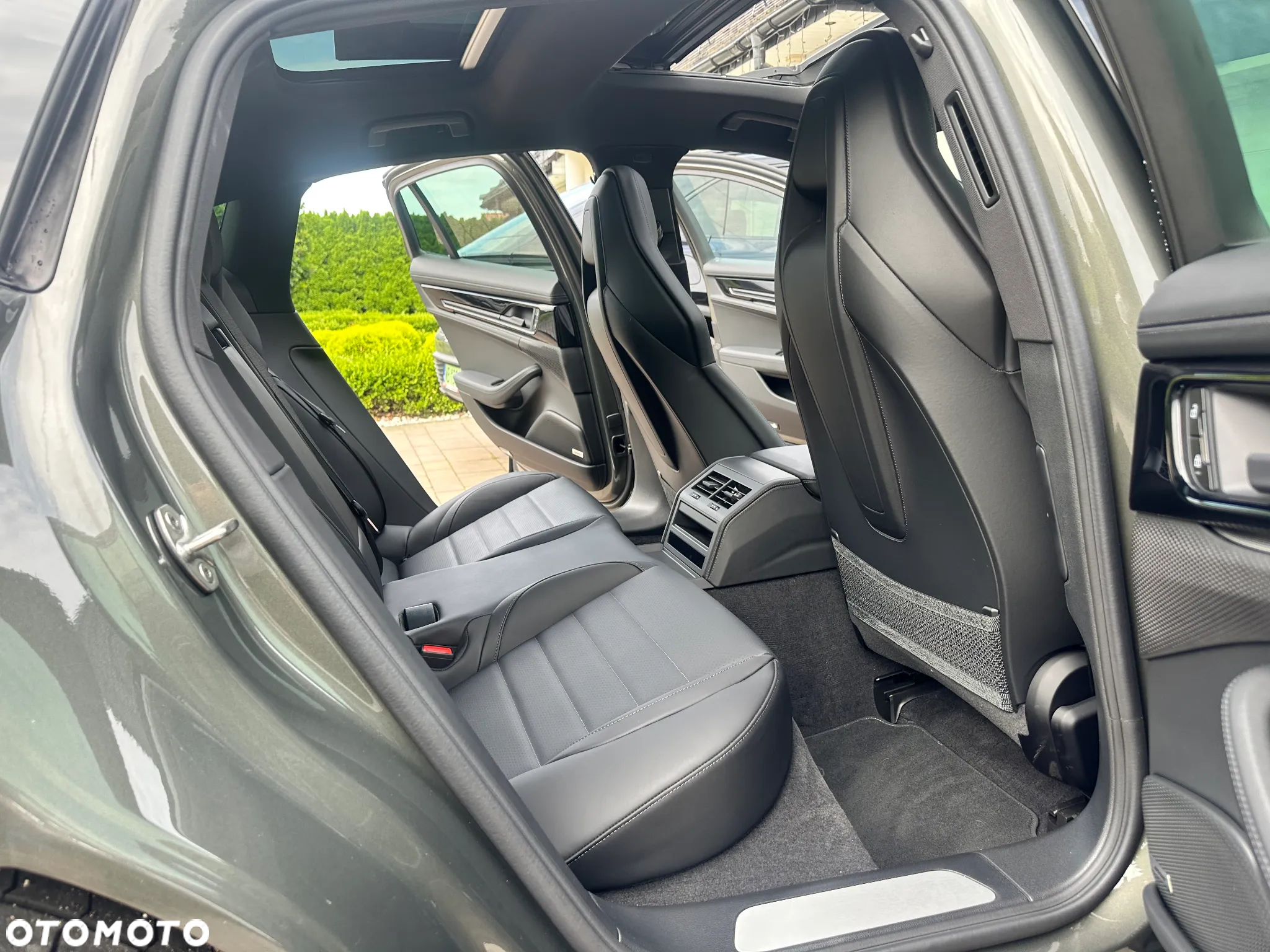 Porsche Panamera 4 E-Hybrid PHEV - 28