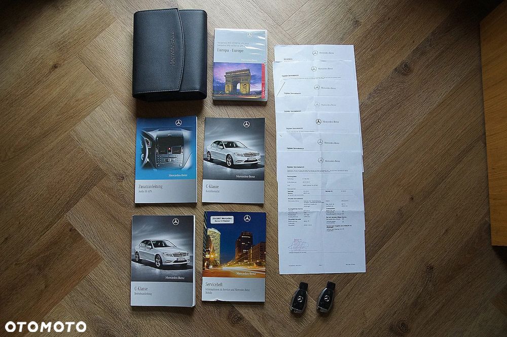 Mercedes-Benz Klasa C 180 CGI BlueEff Avantgarde - 27