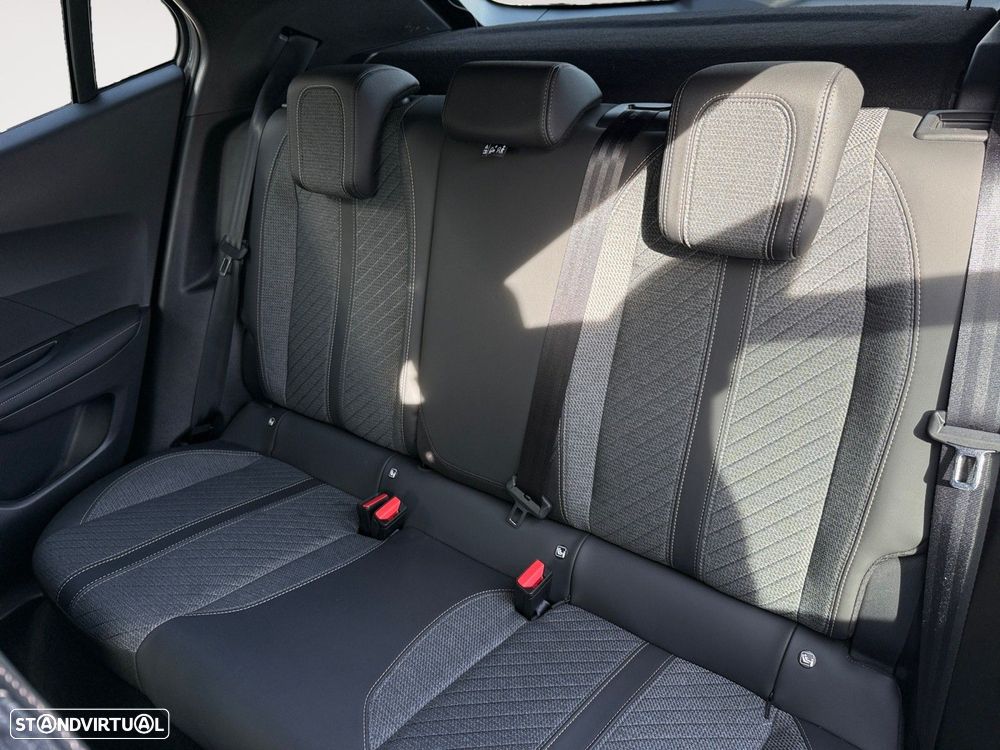 Peugeot 2008 1.2 Hybrid Allure e-DCS6 - 13