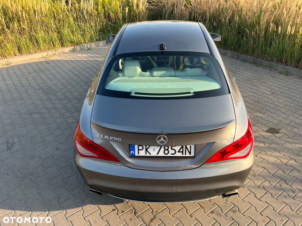 Mercedes-Benz CLA 250 7G-DCT - 11
