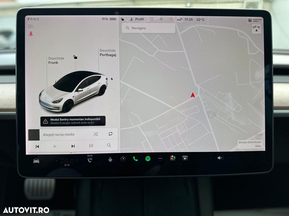 Tesla Model 3 Langstreckenbatterie Allradantrieb Dual Motor Performance - 30