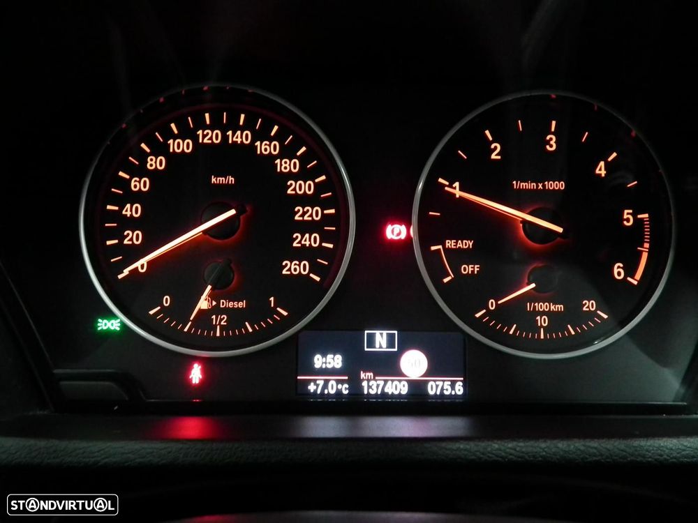 BMW X1 16 d sDrive xLine - 34