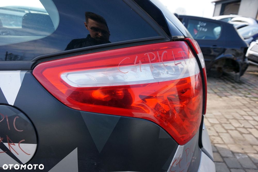 LAMPA TYLNA LEWA C4 PICASSO I  CITROEN 2006-2010 - 2
