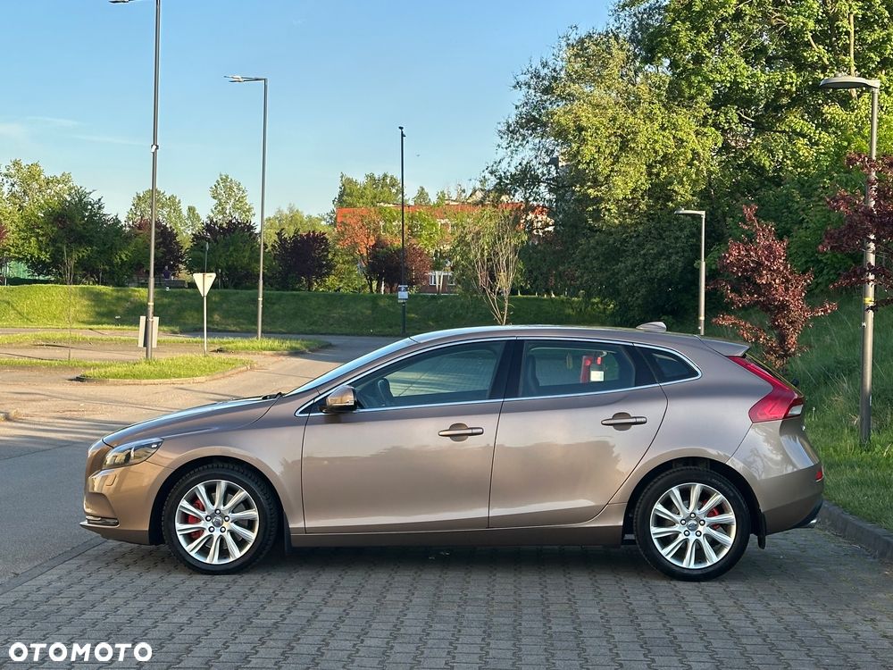 Volvo V40 D4 Inscription - 9