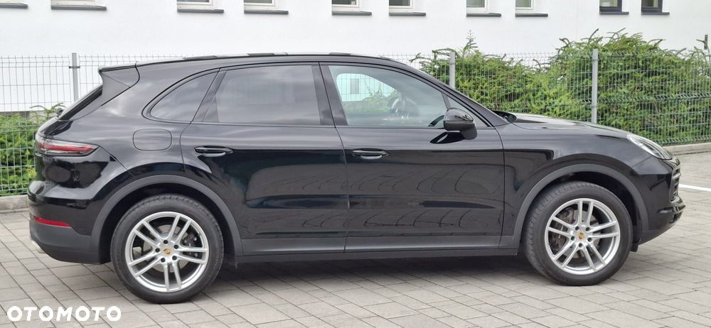 Porsche Cayenne - 1