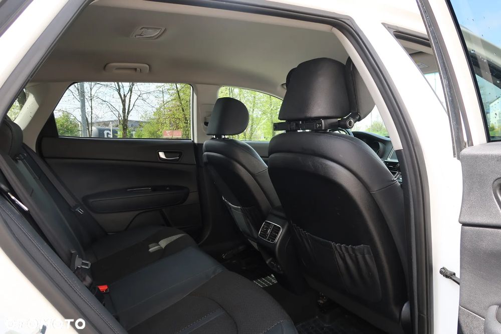 Kia Optima 1.6 T-GDI L DCT - 24
