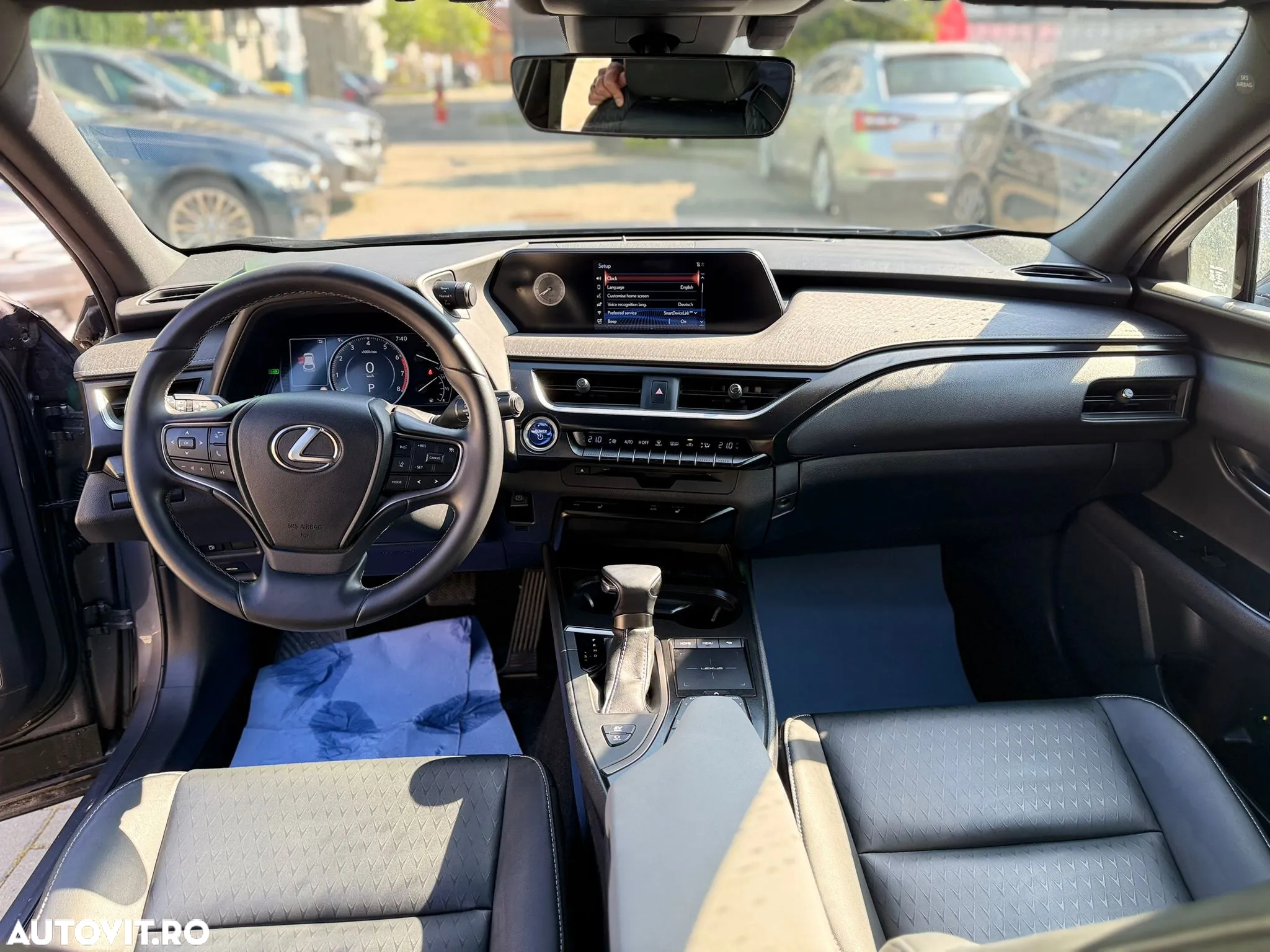 Lexus UX 250h 2.0L HEV 20H- (178 HP) 4X2 CVT Executive - 5