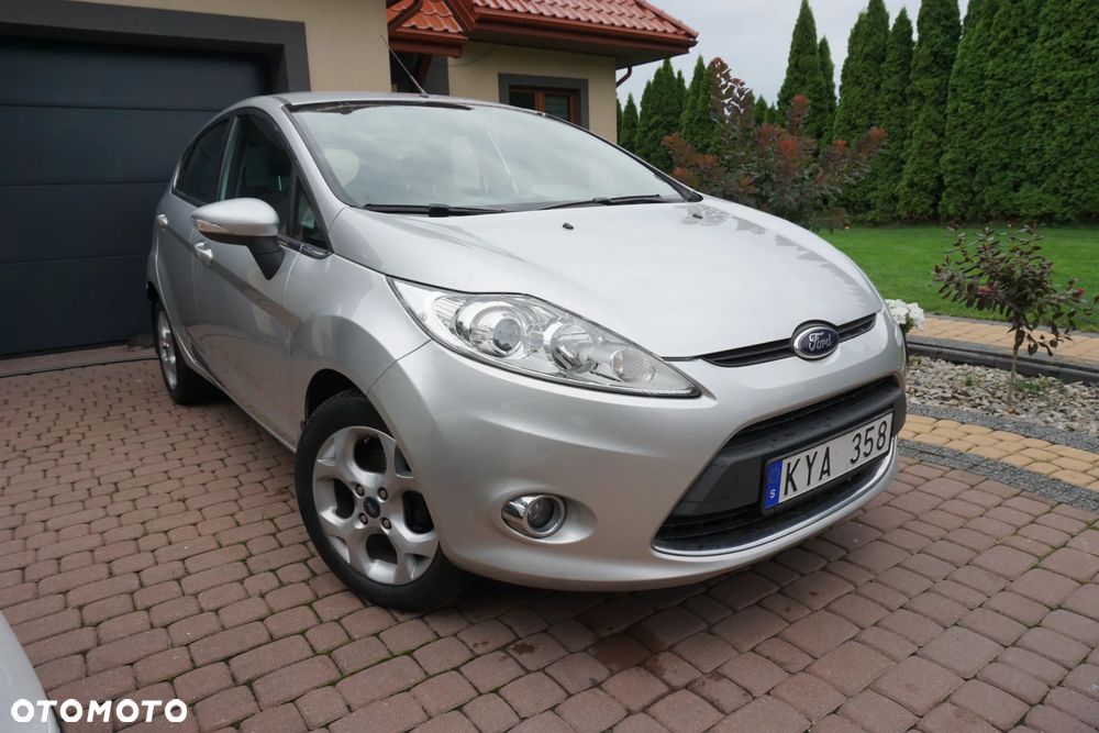 Ford Fiesta 1.25 Celebration - 1