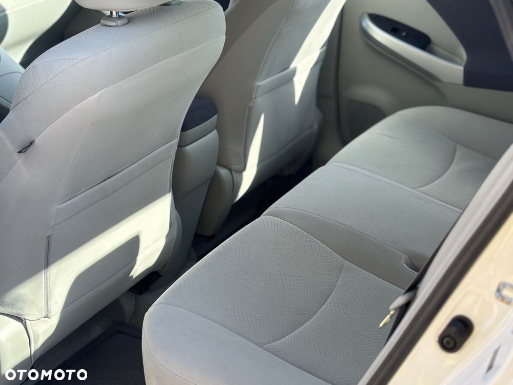 Toyota Prius - 8