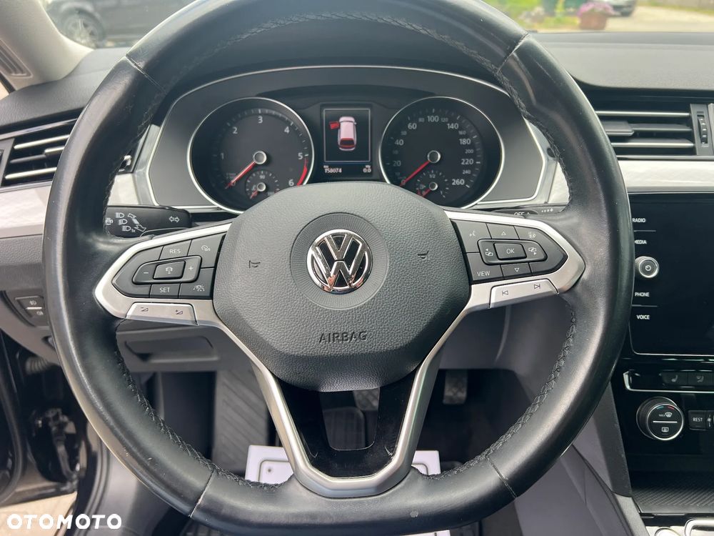 Volkswagen Passat 2.0 TDI SCR DSG Comfortline - 19