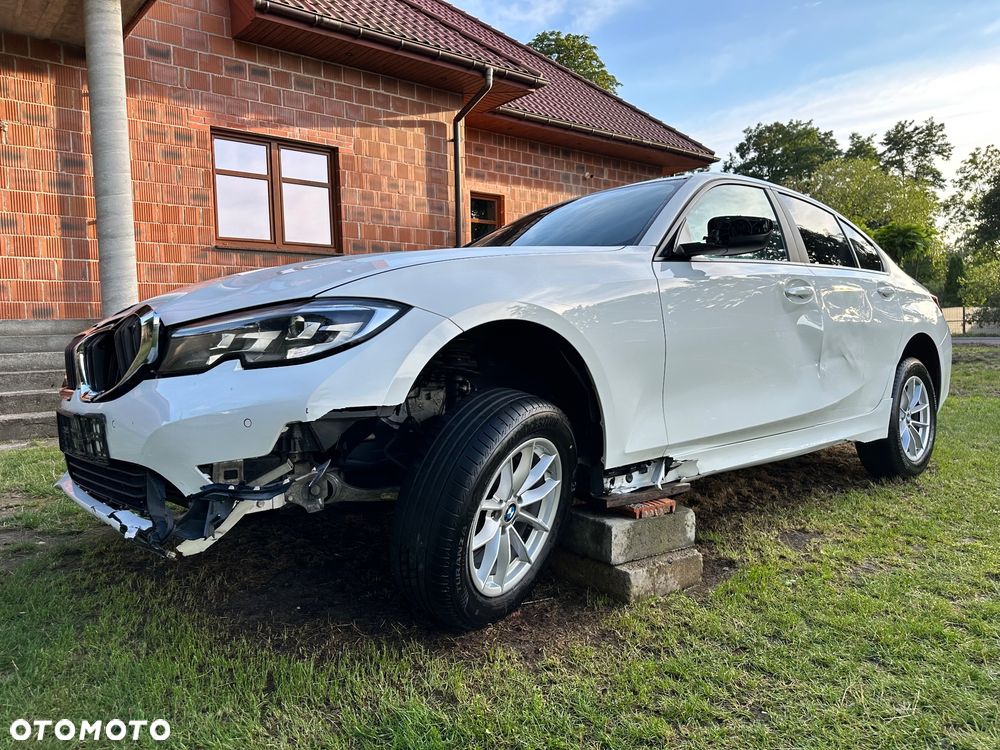 BMW Seria 3 318d - 24