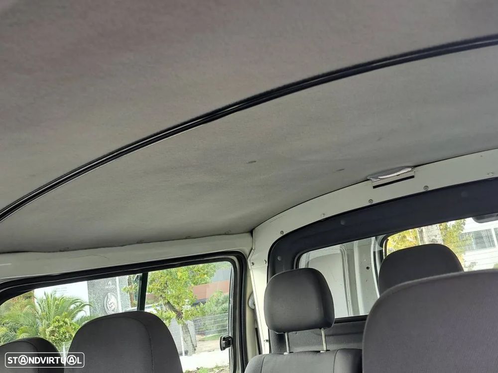 Toyota HiAce 2.5 D-4D Service 2.8T AC - 30