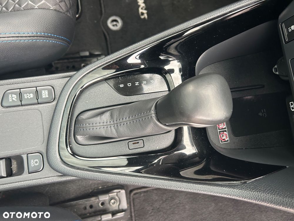 Toyota Yaris Hybrid 1.5 GR Sport - 30