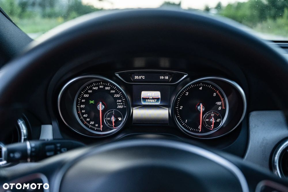 Mercedes-Benz CLA 200 (CDI) d Urban - 19