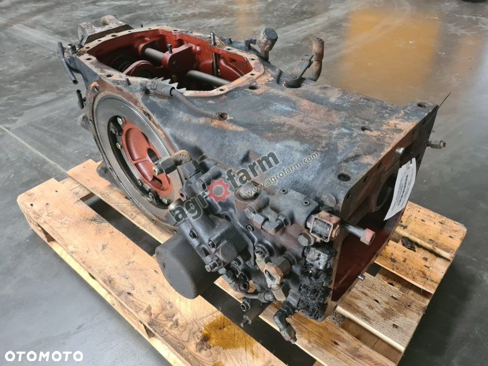 TYLNY MOST RENAULT ARES 556 0300B04 - 3