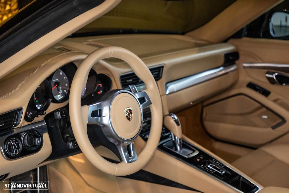 Porsche 911 Série F - 35