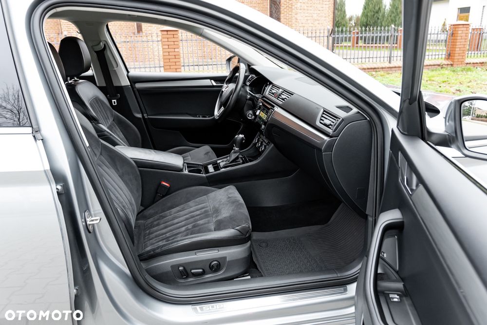 Skoda Superb 2.0 TDI DSG Ambition - 25