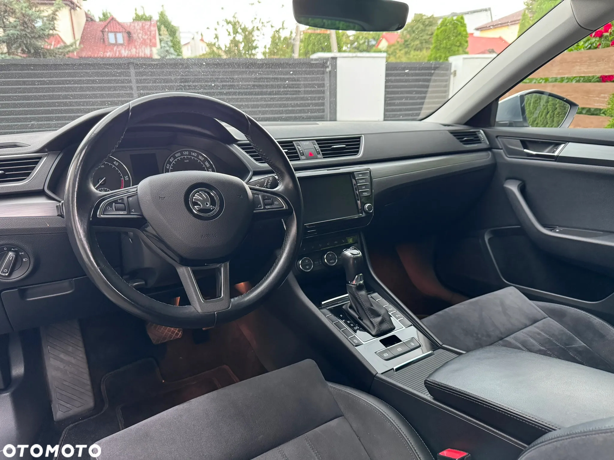 Skoda Superb 2.0 TDI Sportline DSG - 23