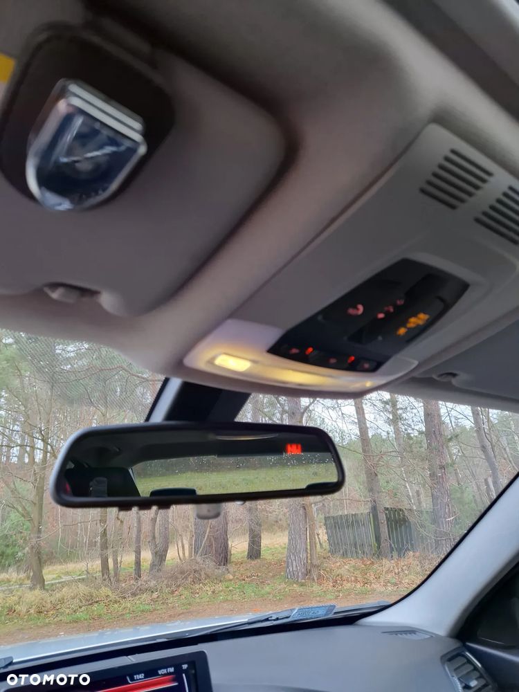 BMW Seria 3 328i Luxury Line - 12