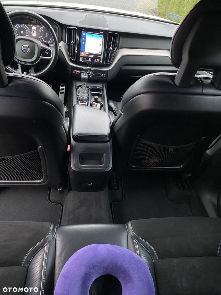 Volvo XC 60 D4 R-Design - 9