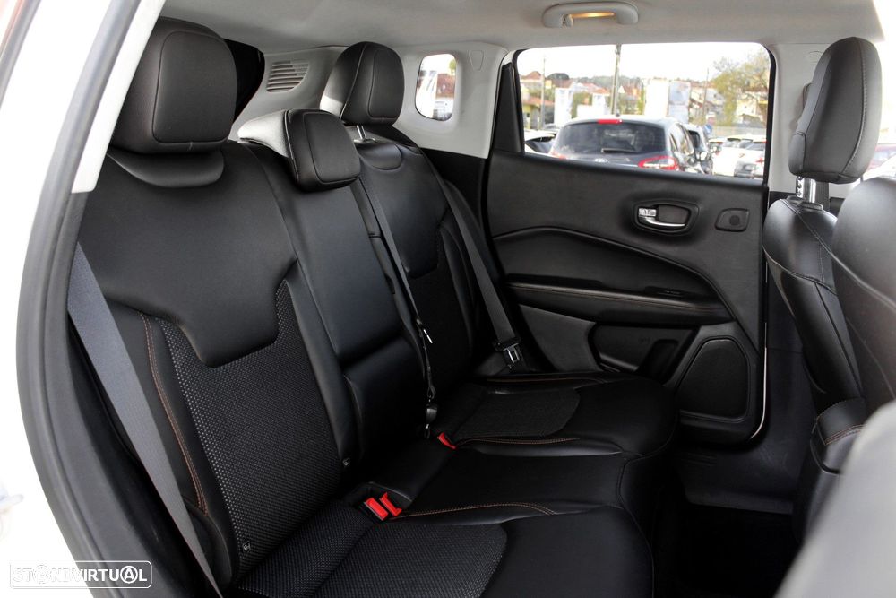 Jeep Compass 1.6 M-Jet Limited - 24