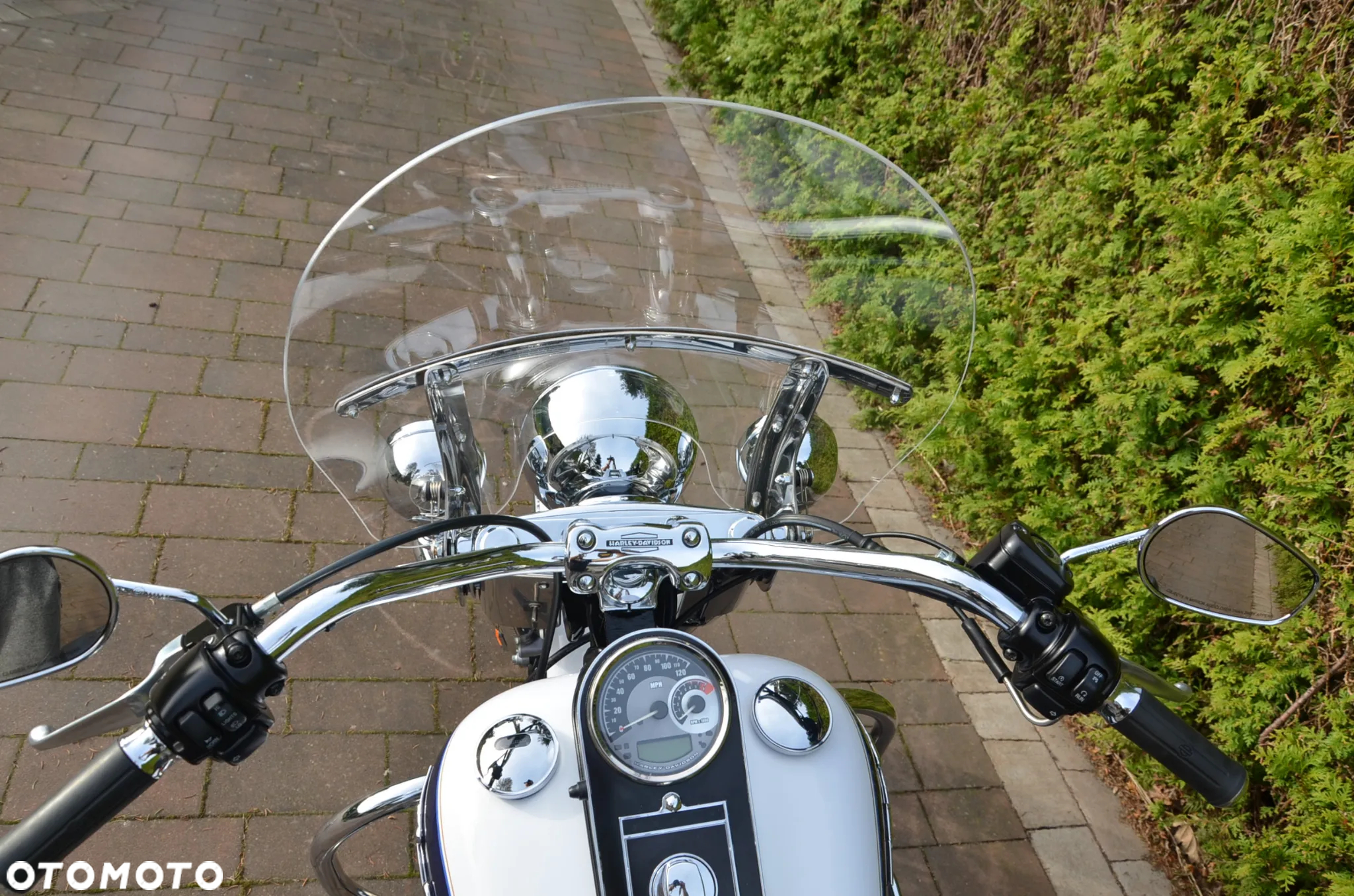 Harley-Davidson Softail Deluxe - 33