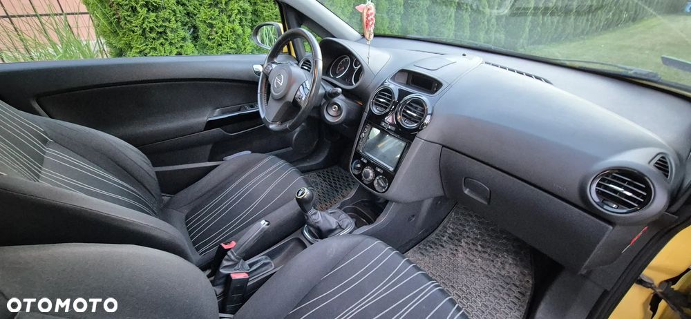 Opel Corsa 1.2 16V 111 - 11